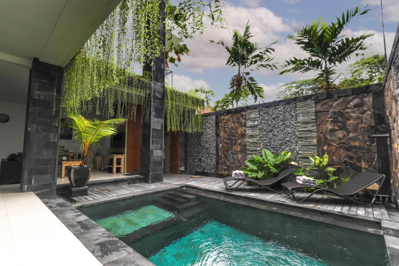 Puri Bagus Villa Legian Kuta Bagian luar foto