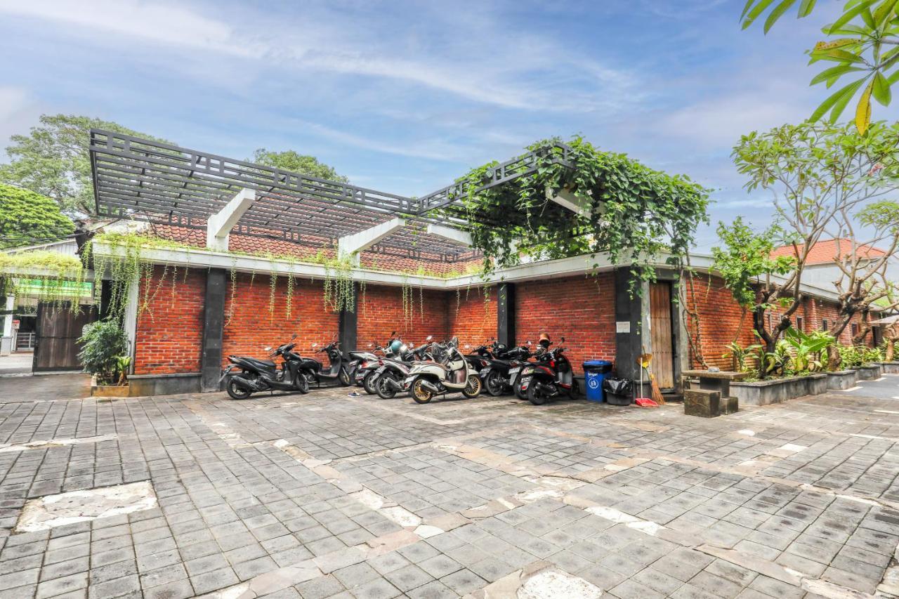 Puri Bagus Villa Legian Kuta Bagian luar foto