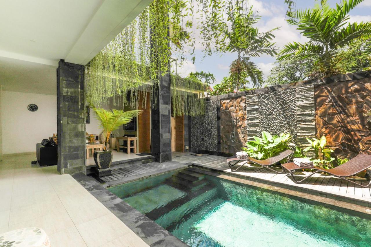 Puri Bagus Villa Legian Kuta Bagian luar foto